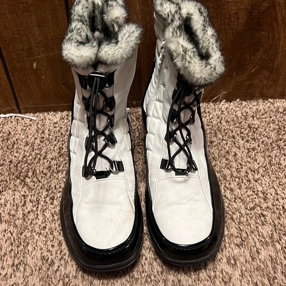 Women’s winter boots - Picture 1 of 5
